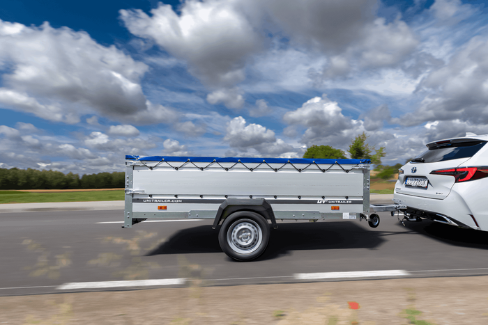 Enkelassige aanhanger met aluminium zijwanden 264x125 Unitrailer Garden 264 KIPP ALU met BIS-zijwanden, H-0 frame en blauwe afdekking