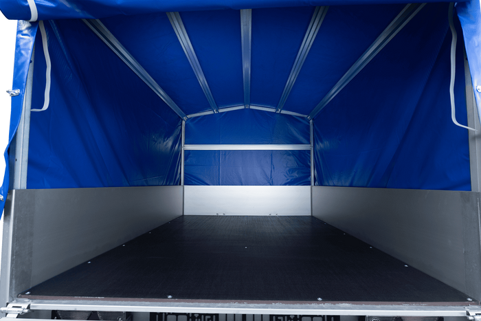 Enkelassige aanhanger met aluminium zijwanden 200x125 Unitrailer Garden 201 KIPP ALU met H-800 frame en blauwe afdekking