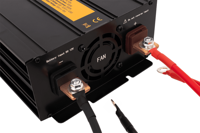 Spanningsomvormer 12V/230V (1000/2000W) KAMAR E1926