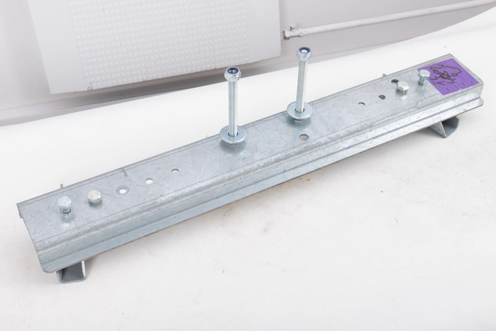 OUTLET Beugel voor montage van het reservewiel van de UNITRAILER-aanhanger