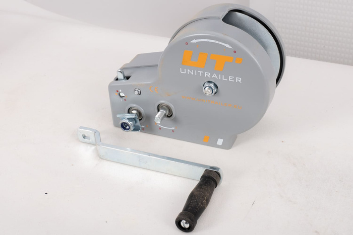 OUTLET Handlier voor UNITRAILER 1150 kg aanhanger met kabel