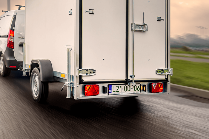 Verlichtingsset: DOBPLAST DPT35 achterlichten + ASPÖCK FLEXIPOINT I zijmarkeringslichten + MANTES 4,5m 13PIN kabelboom