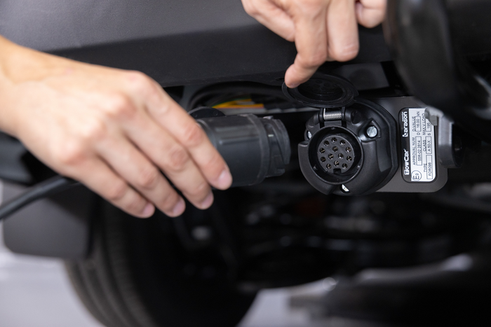 Towbox Camper Alpha zwart (kort) - bagagedrager voor montage op de trekhaak