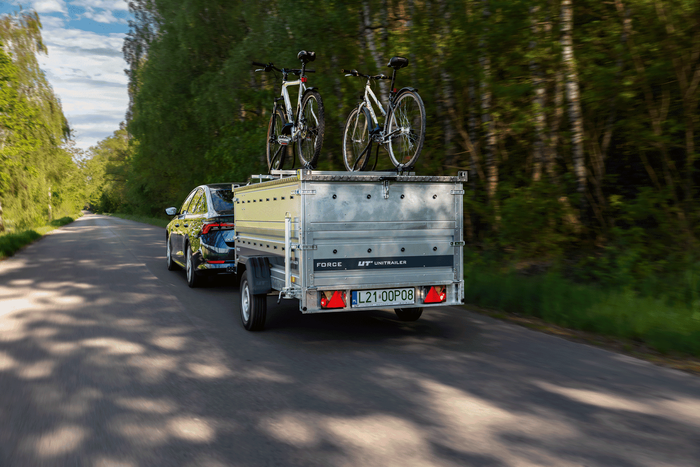 Autotransporter 230x125 UNITRAILER FORCE 230 KIPP met BIS-zijwanden en aluminium afdekking