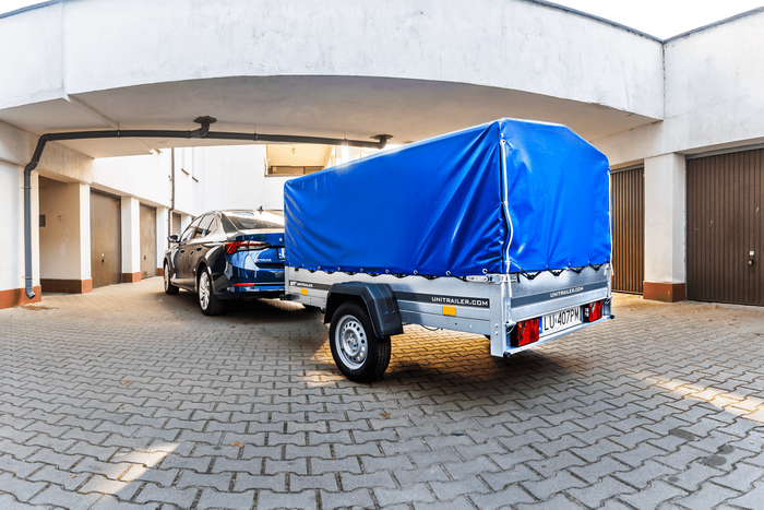 Unitrailer GARDEN TRAILER 230 FD met neuswiel, H-800 frame en blauwe hoes