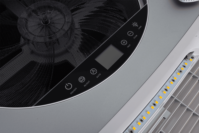 Automatische dakventilator PUNDMANN PLUS FAN voor camper met verlichting en rolgordijn 400×400mm