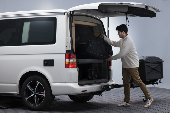 Towbox Camper Alpha zwart (kort) - bagagedrager voor montage op de trekhaak