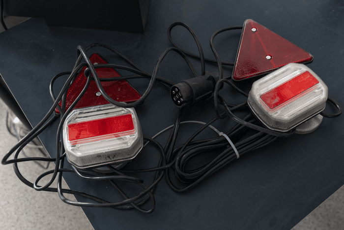 OUTLET TT Technology TT.12019T LED-achterlichten met magneet + 7,5 m 7-pins kabelboom