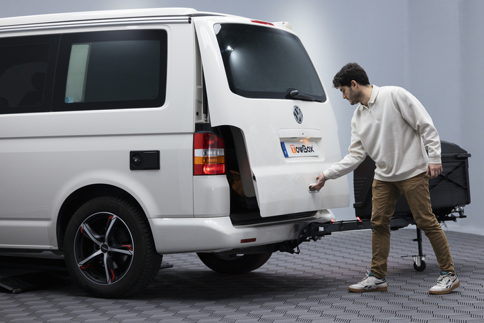 Towbox Camper Alpha zwart (kort) - bagagedrager voor montage op de trekhaak