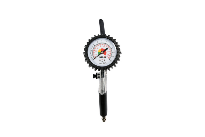 Opblaaspistool met een YATO YT-2370 drukmeter