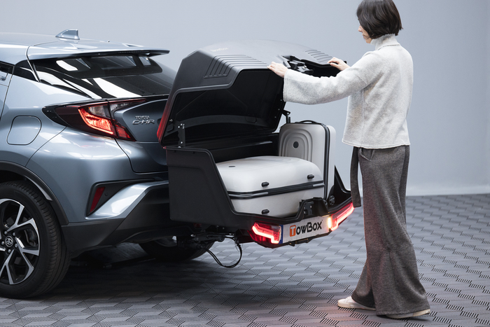 Towbox Alpha urban zwart - bagagebox voor montage op de trekhaak